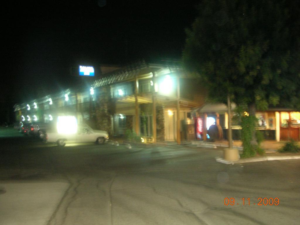 Parkside Inn فريسنو المظهر الخارجي الصورة