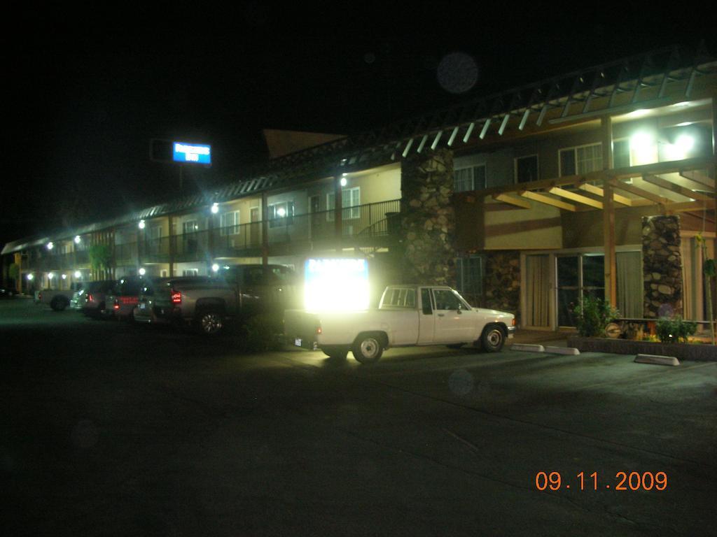 Parkside Inn فريسنو المظهر الخارجي الصورة